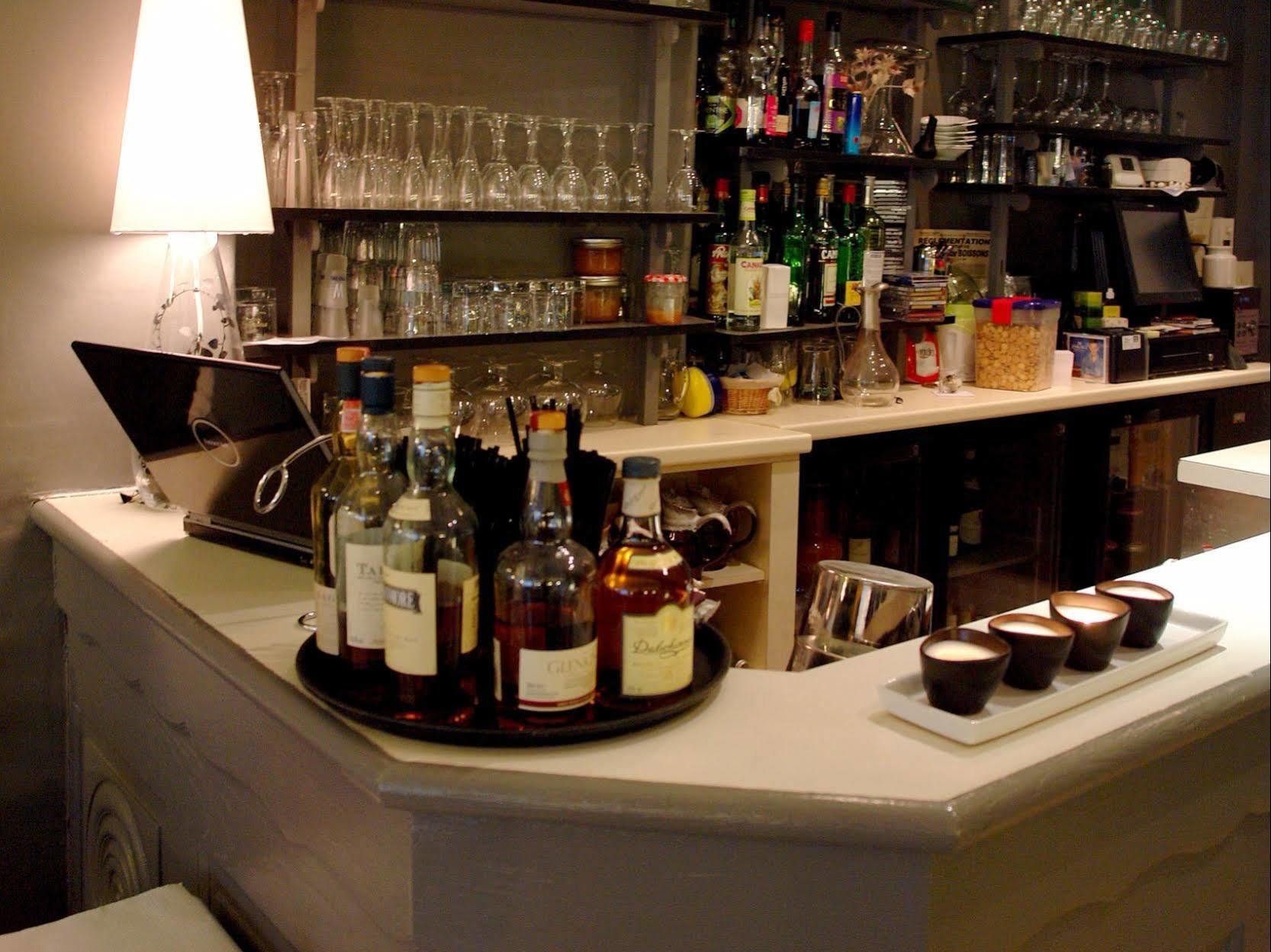 Logis Hotel Les Chardons Bleus Restaurant Le Bistrot De La Mer Роскофф Екстер'єр фото